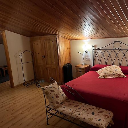 Hostal Cal Francisco Gósol Екстериор снимка
