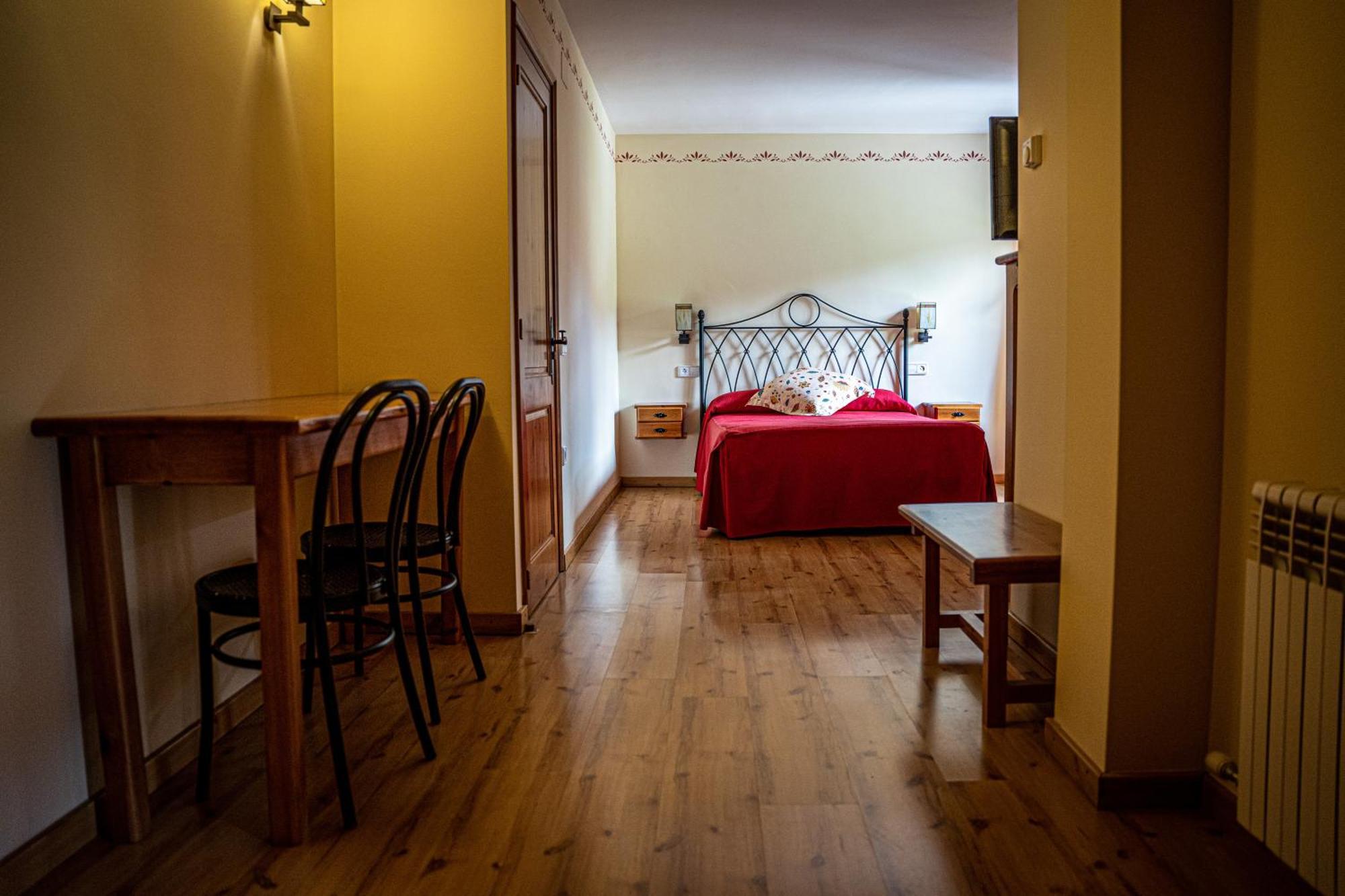 Hostal Cal Francisco Gósol Екстериор снимка