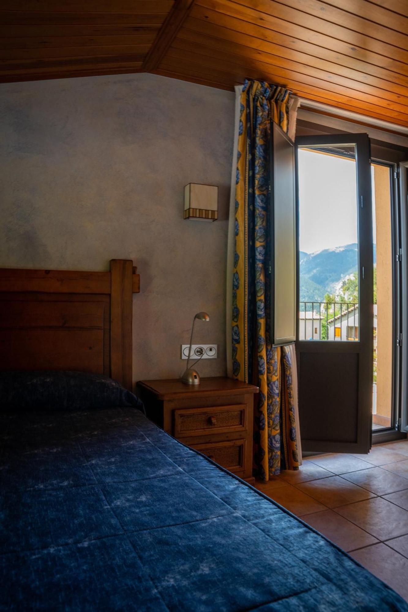 Hostal Cal Francisco Gósol Екстериор снимка